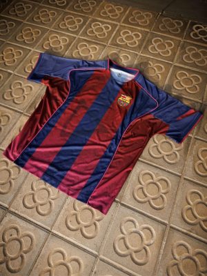 Ed Sheeran Barcelona Retro Football Jersey 2005–06 Edition – Only on Teehub