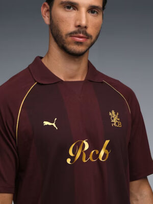 rcb travel tshirt maroon front closup teehub