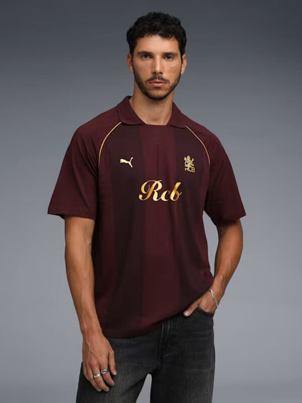 maroon strip tarvel tshirt front